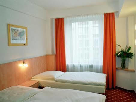 Hotel CENTRAL Hotel Duesseldorf